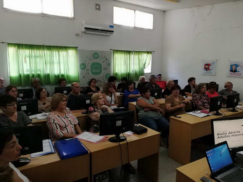 Comenzaron las clases del taller de radio en el CIC