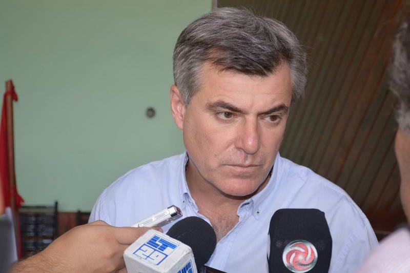 Convocatoria del intendente a secundarios y profesionales por violencia adolescente
