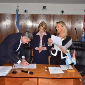 Freyre firmó un convenio de colaboración con la Red de Mujeres para la Justicia Freyre firmó un convenio de colaboración con la Red de Mujeres para la Justicia