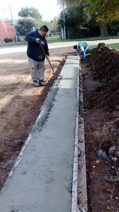 Cordón cuneta en Tiro Federal