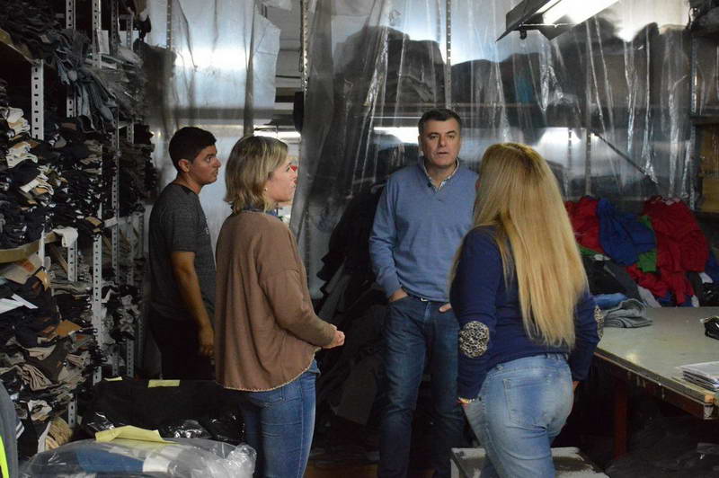 Visita del intendente Freyre a la planta de Jeans Pulse