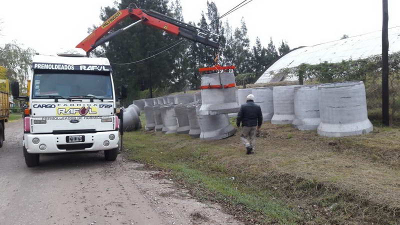 Tubos para desagüe en barrio Rivadavia Tubos para desagüe en barrio Rivadavia
