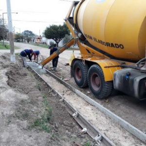 Cordón cuneta en Iturbide y Tiro Federal Cordón cuneta en Iturbide y Tiro Federal