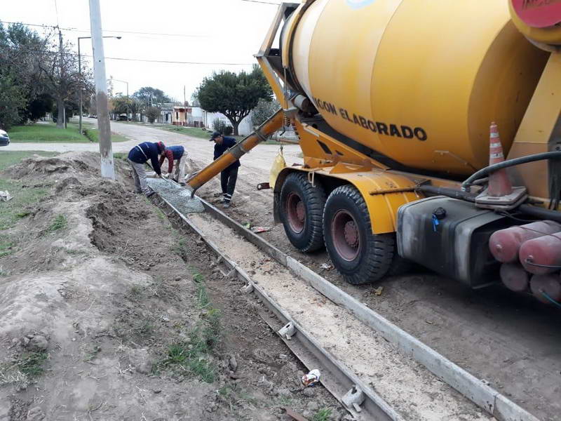 Cordón cuneta en Iturbide y Tiro Federal