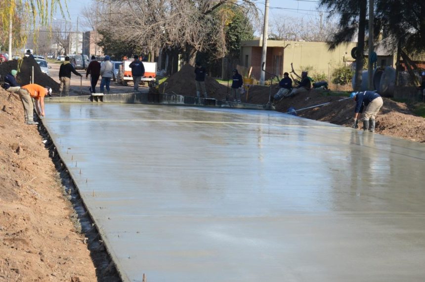 Presentaron obra de pavimento en tramo de calle Pueyrredón