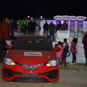 El venadense Leandro Correa ganó el Toyota Etios 0km en el sorteo de Expovenado 2019