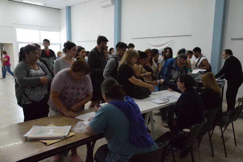 Nueva entrega de becas en La Casa del Bicentenario