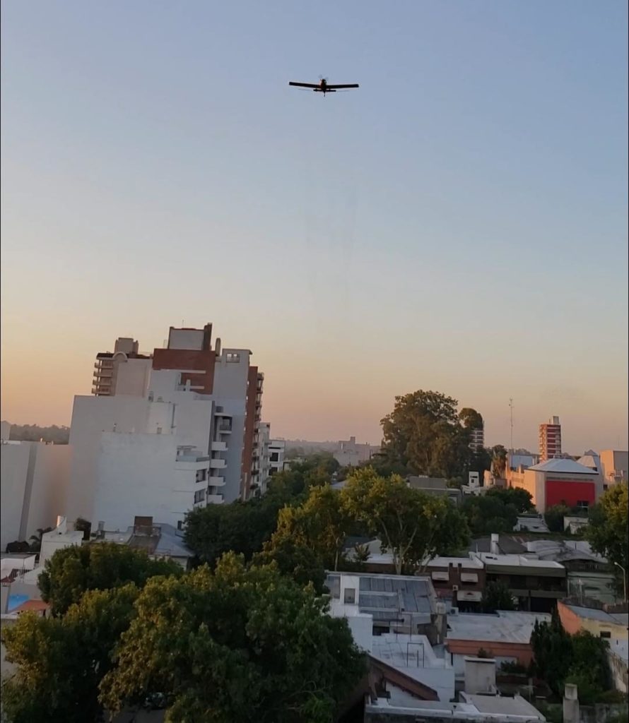 El gobierno activó un trabajo con aviones para combatir los mosquitos