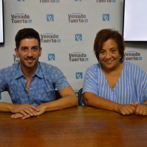 Asistente coreográfico del taller municipal de folklore, presente en Cosquín