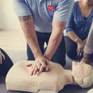 Trabajadores municipales se capacitarán en primeros auxilios y RCP Trabajadores municipales se capacitarán en primeros auxilios y RCP