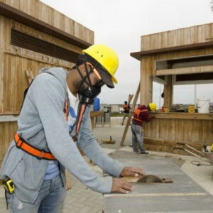 En las obras privadas de albañilería ahora pueden trabajar hasta diez personas