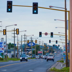 Mantenimiento eléctrico en semáforos de Ruta 8