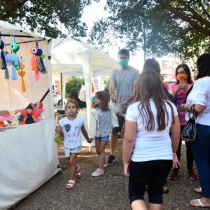Con artesanos y espectáculos, «Barriarte» trajo alegría a plaza Fleming durante el fin de semana venadense