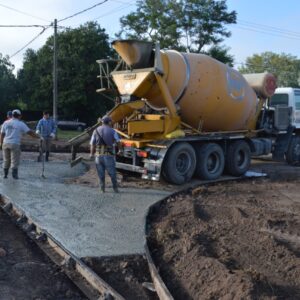 El Municipio trabaja en cerrar red de pavimento en el barrio Rivadavia