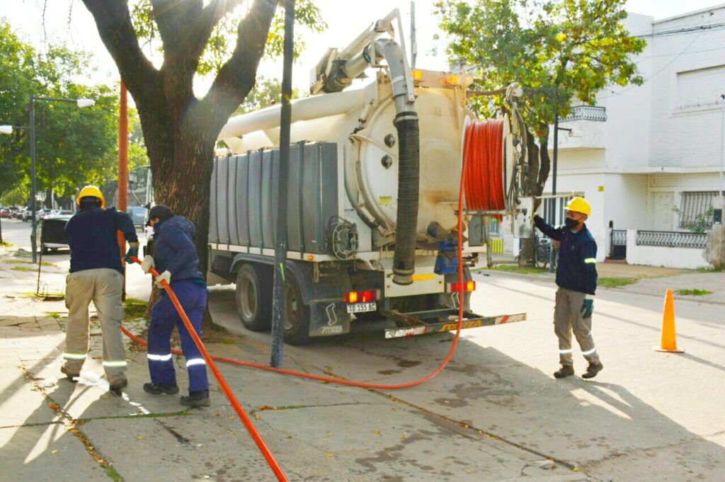 El Gobierno de la Ciudad continúa trabajando para poner en condiciones los sumideros y desagües