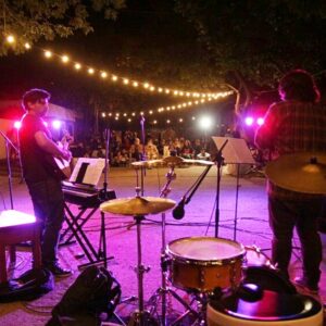 Otra noche de música, arte y susurros bajo las estrellas en el Centro II