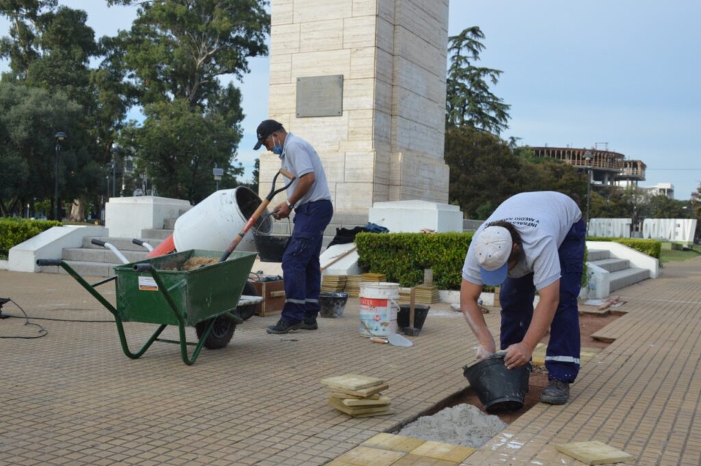 Más trabajos en los espacios de todos: avanzan las mejoras en plaza San Martín