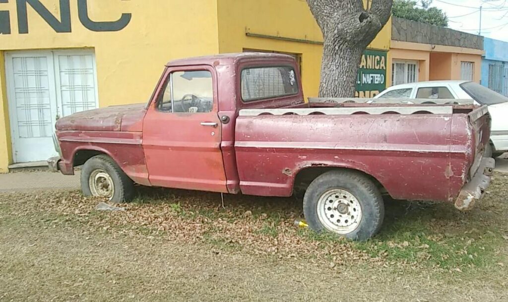 Higiene Urbana: el Gobierno Municipal avanza con el retiro de más de 300 vehículos abandonados en la vía pública