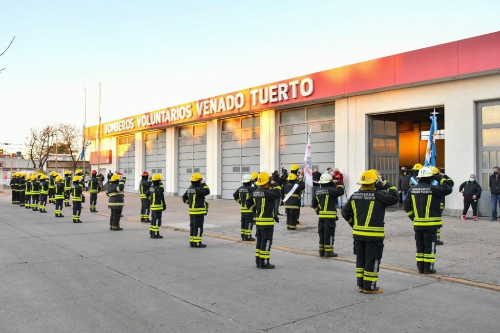 Chiarella: “Queríamos respaldar el esfuerzo de nuestros bomberos voluntarios por eso donamos un terreno al Cuartel para que puedan seguir entrenando y formándose en la profesión”