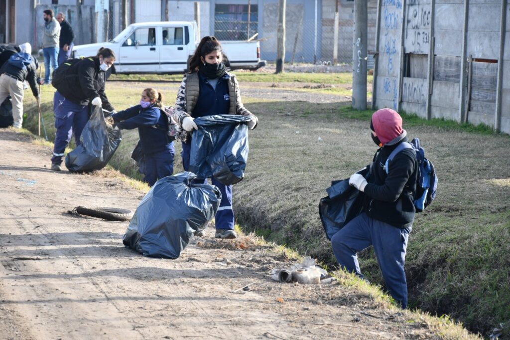 En búsqueda de una ciudad más limpia: operativo integral de limpieza en barrio Santa Fe