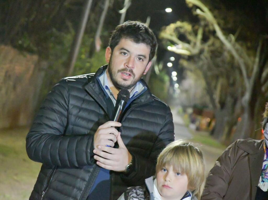 Chiarella y la Cooperativa Eléctrica  presentaron las nuevas luces led y puesta en valor de la senda peatonal del camino al Cementerio