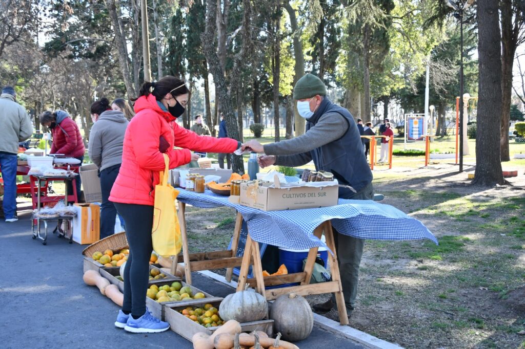 Horticultores y emprendedores gastronómicos ofrecerán sus productos en el “Venite al Parque”