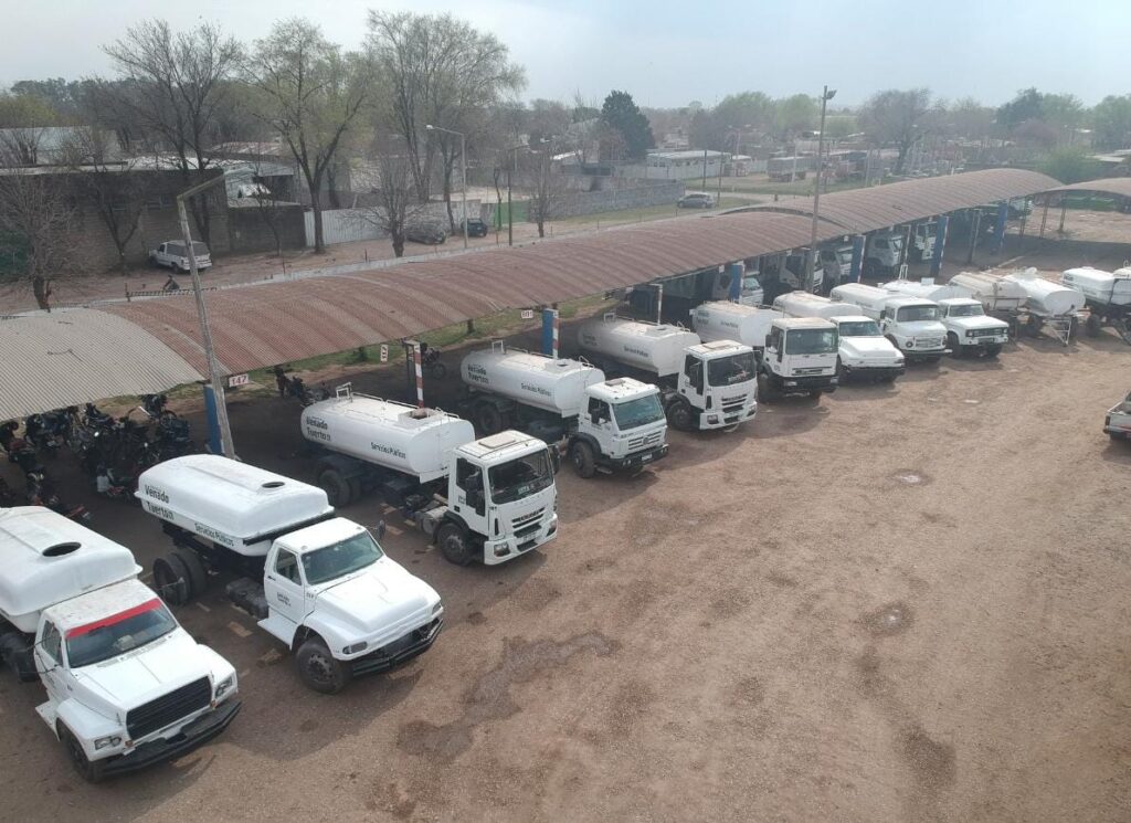 El Gobierno Municipal realizó la reparación integral de 14 regadores para fortalecer el servicio en épocas de temperaturas altas