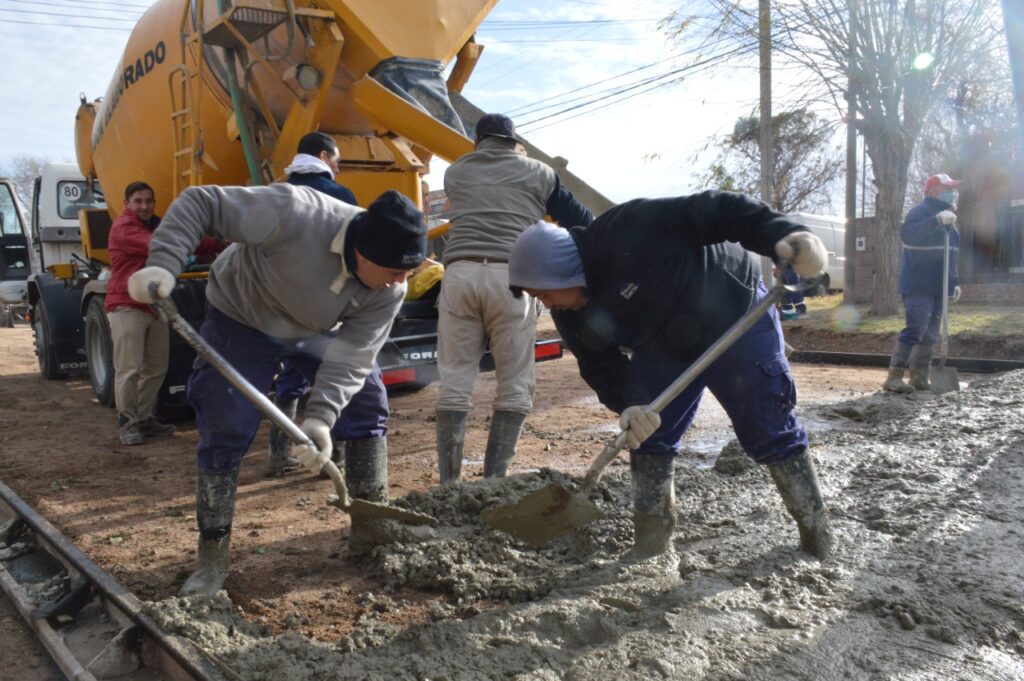 Obras sin freno: el Gobierno Municipal se prepara para pavimentar otra cuadra en el barrio San José Obrero