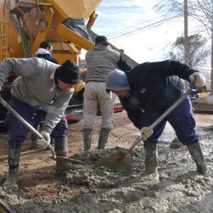Obras sin freno: el Gobierno Municipal se prepara para pavimentar otra cuadra en el barrio San José Obrero Obras sin freno: el Gobierno Municipal se prepara para pavimentar otra cuadra en el barrio San José Obrero