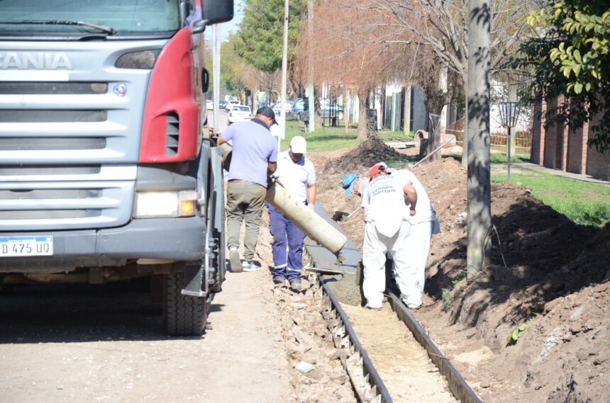 El Gobierno Municipal avanza con la construcción de cordón cuneta en el barrio Ciudad Nueva