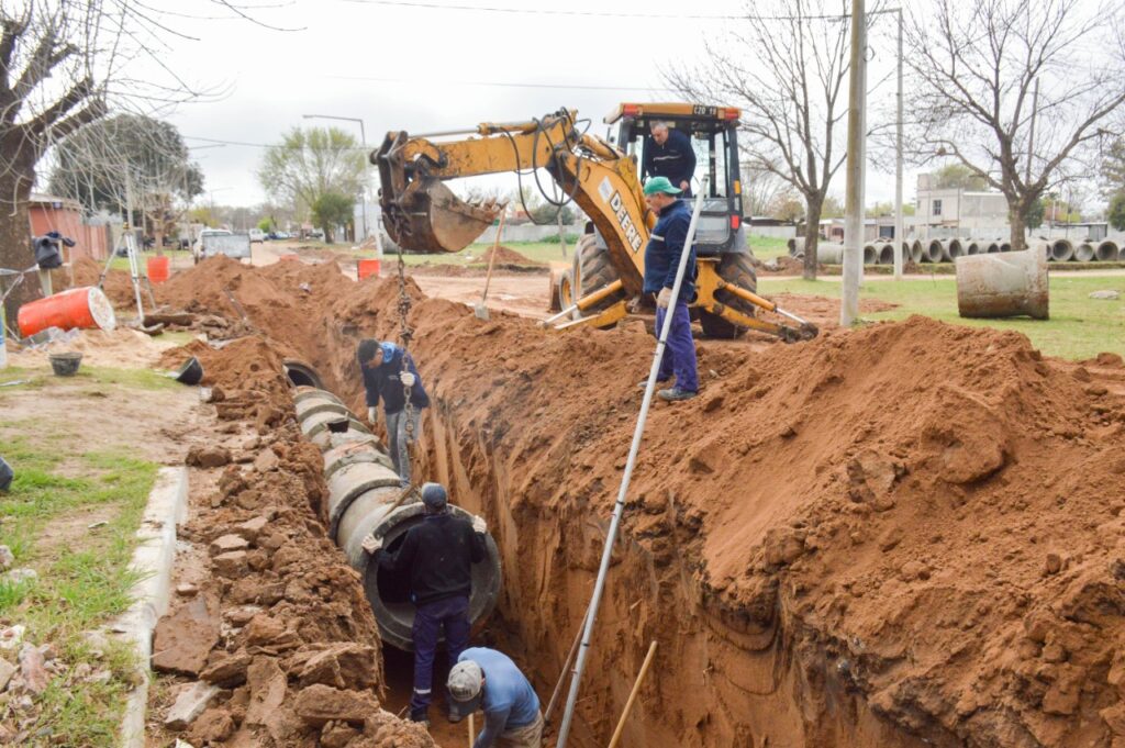 El Municipio ejecuta los últimos metros de desagües en calle Turner