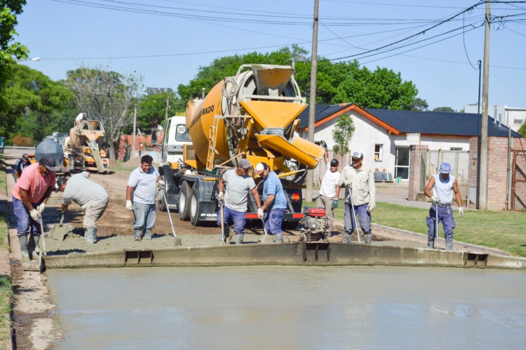 Pavimentación a todo ritmo: el Gobierno de Venado Tuerto  concretó una nueva cuadra en el barrio Victoria