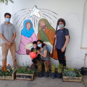 Acompañando a las Instituciones: el Municipio donó plantines y un olivo a la Parroquia San Cayetano