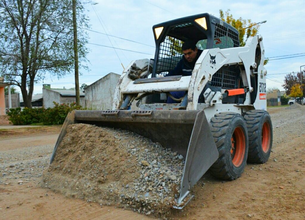 El Gobierno de la ciudad sigue adelante con obras y mejoras en calles de calzada natural y piedra
