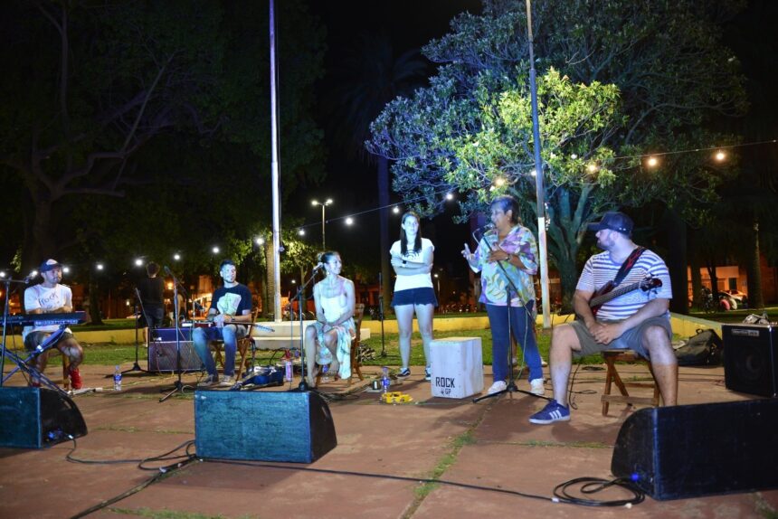 “Nuestros Patios Susurran” volvieron a su versión original en plaza Sarmiento