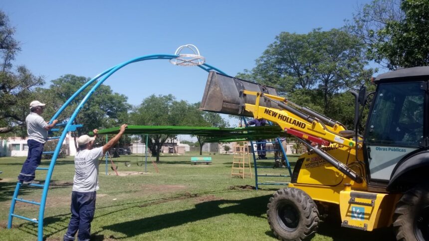 El Gobierno municipal renueva juegos infantiles en la plaza San Vicente