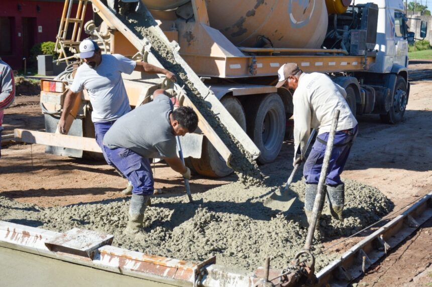 El Gobierno Municipal sigue con la obra de pavimentación en calle Quintana