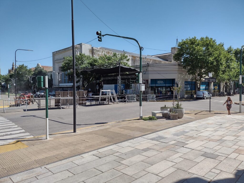 Desvío circulatorio en Belgrano y 25 de Mayo
