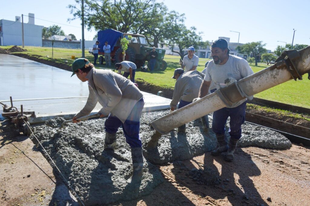 El Gobierno Municipal avanza con obras de pavimentación en barrio San Cayetano