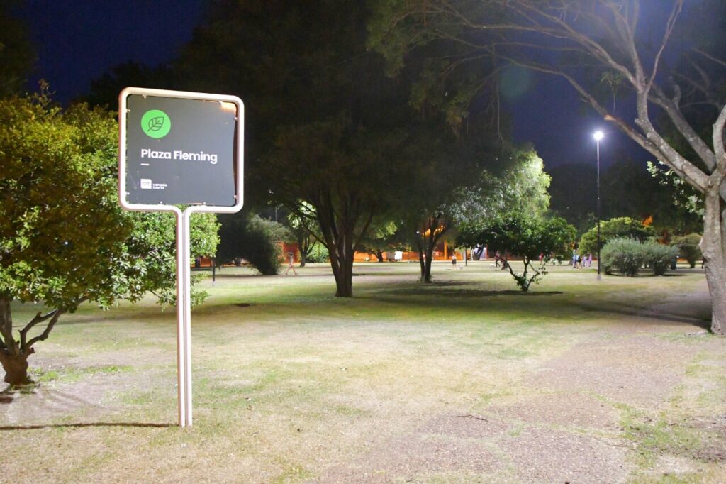 Una ciudad iluminada como nunca antes: inauguraron las nuevas luces Led de plaza Fleming