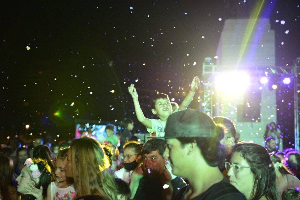 Venado Celebra Navidad: artesanos, patio de comidas, nieve y un deslumbrante espectáculo de luces, música y danza