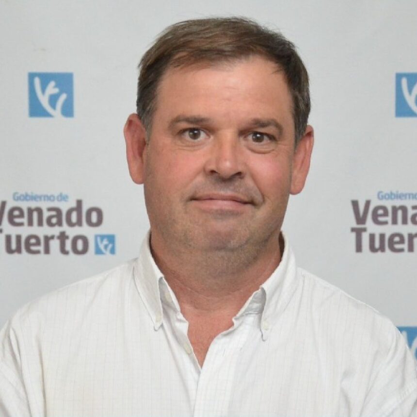 Guillermo Puyo Kovacevic: «Hubo meses de 2021 donde llegamos a lograr un ritmo de pavimentación de una cuadra por semana con recursos propios del Municipio y de los vecinos. Este año continuaremos con nuevas obras»