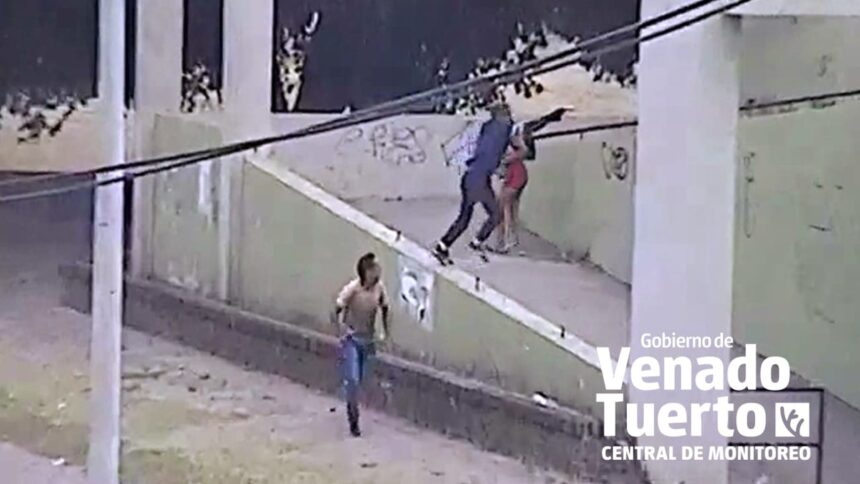 Mediante la Central de Monitoreo municipal se logró capturar a dos jóvenes que protagonizaron una balacera