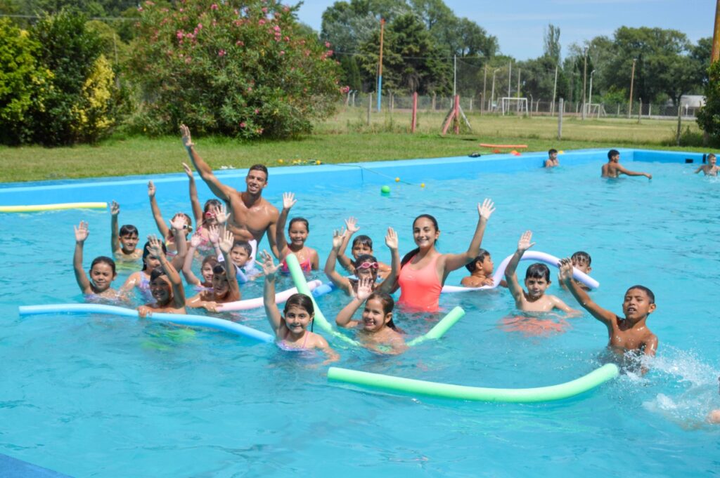 Colonias Municipales: Club Jorge Newbery es otra sede donde los niños de la ciudad disfrutan del verano