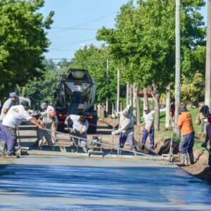 Desde el Gobierno municipal se apunta a pavimentar en 2022 más de una cuadra por semana