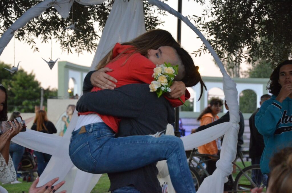 Cuando el amor es más fuerte: emprendedores y artistas jóvenes en una nueva exitosa edición de “Que Sea Amor”