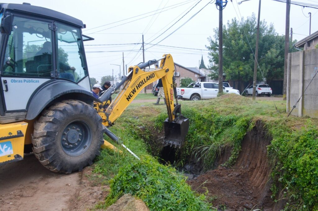 El Gobierno Municipal acelera tareas de mantenimiento y limpieza de desagües en los barrios
