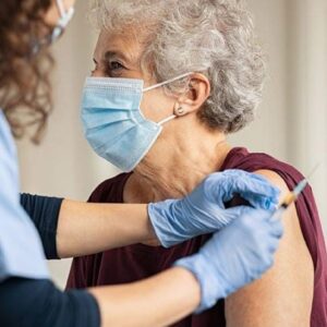 Acción Municipal: impulsan vacunación antigripal en hogares de ancianos y residencias geriátricas