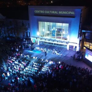 Noche histórica en la ciudad: Chiarella encabezó la reapertura del Centro Cultural Municipal