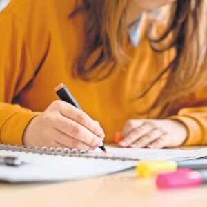 Apoyo a la Educación: más de 900 alumnos reciben becas municipales para avanzar con sus estudios